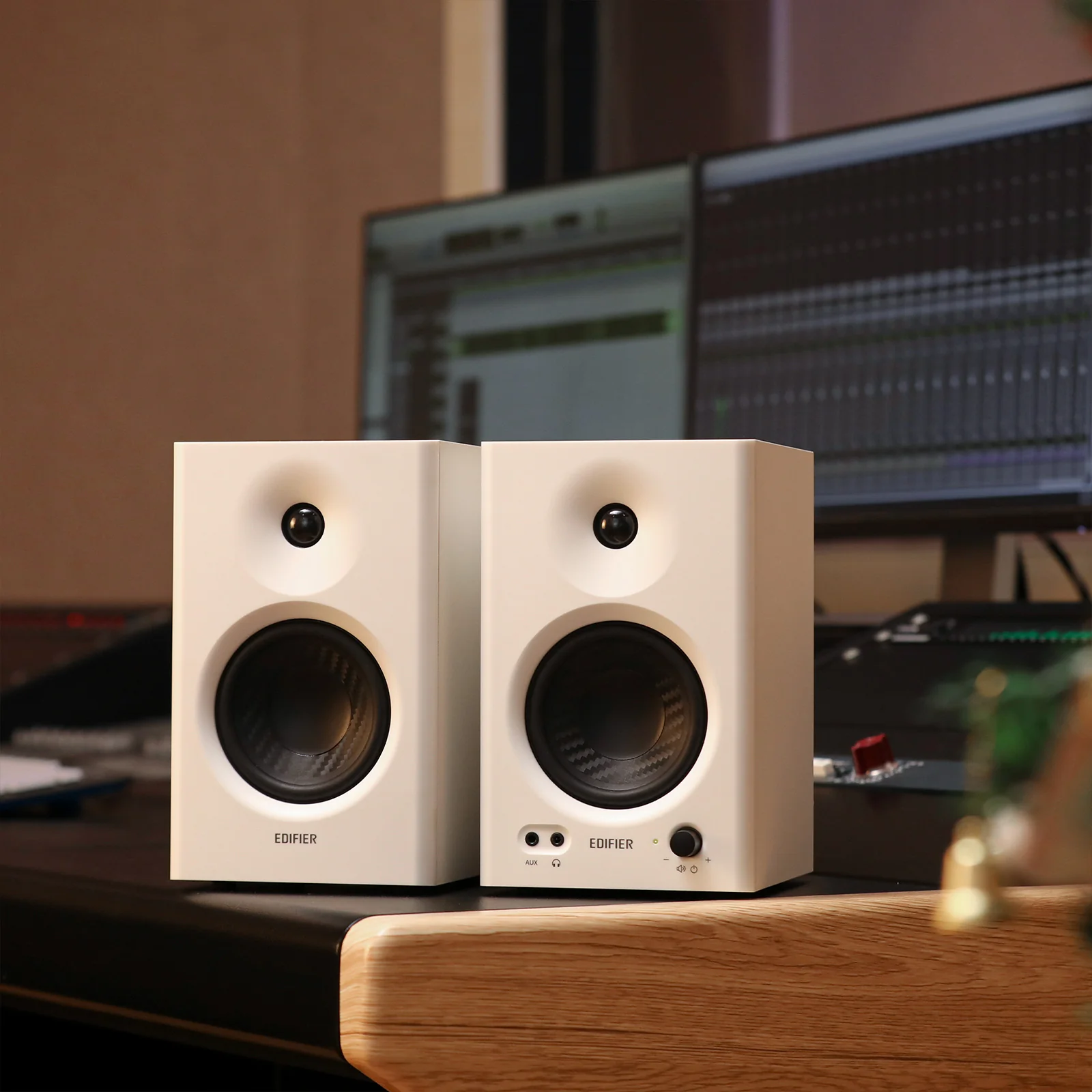 MR4 Powered Studio Monitor - Image 5