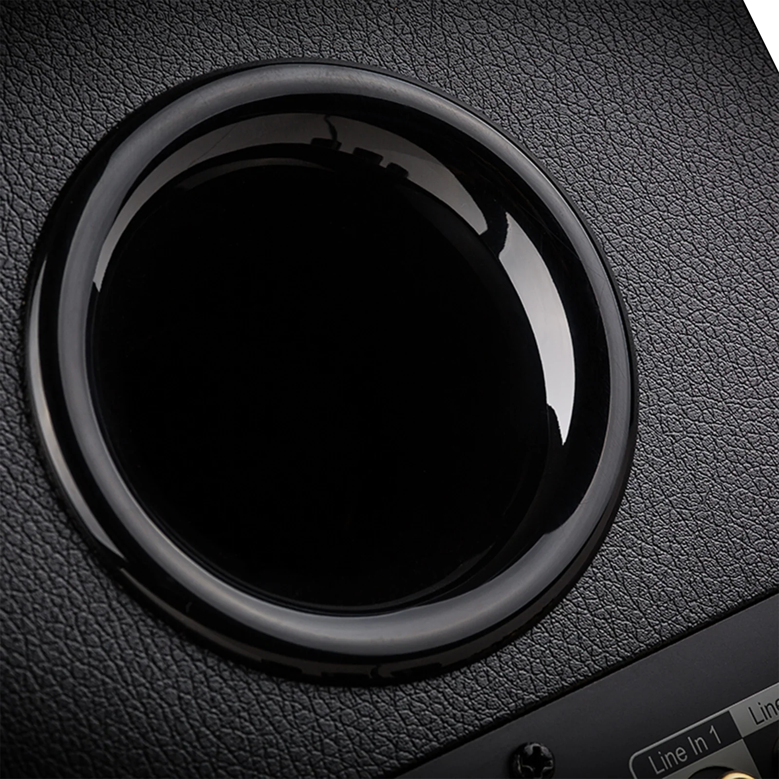 R2000DB  Powered Bluetooth Bookshelf Speakers - Image 7