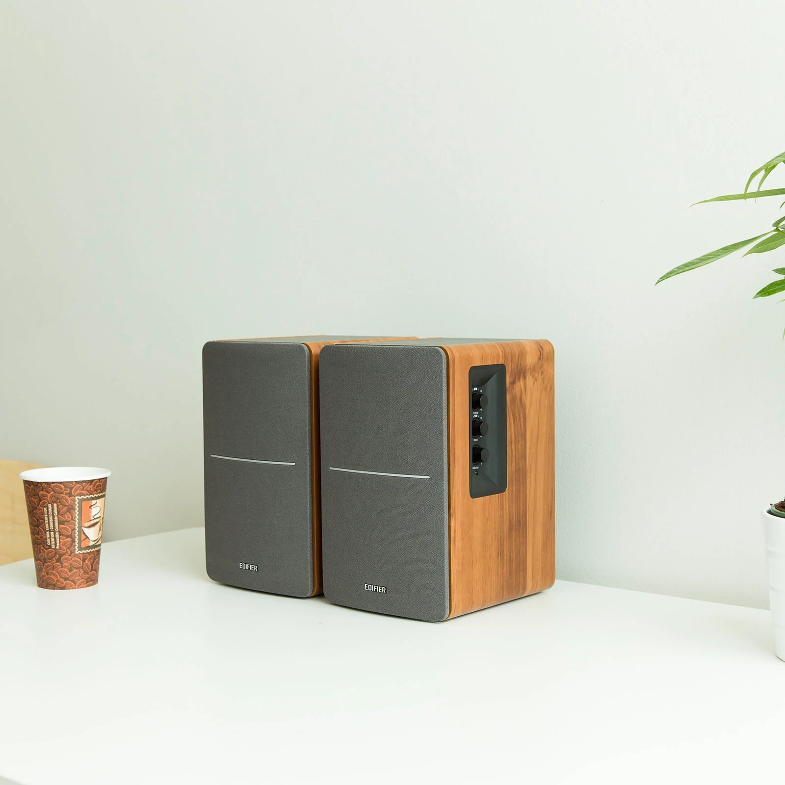 R1280T Powered Bookshelf Speakers - Image 6